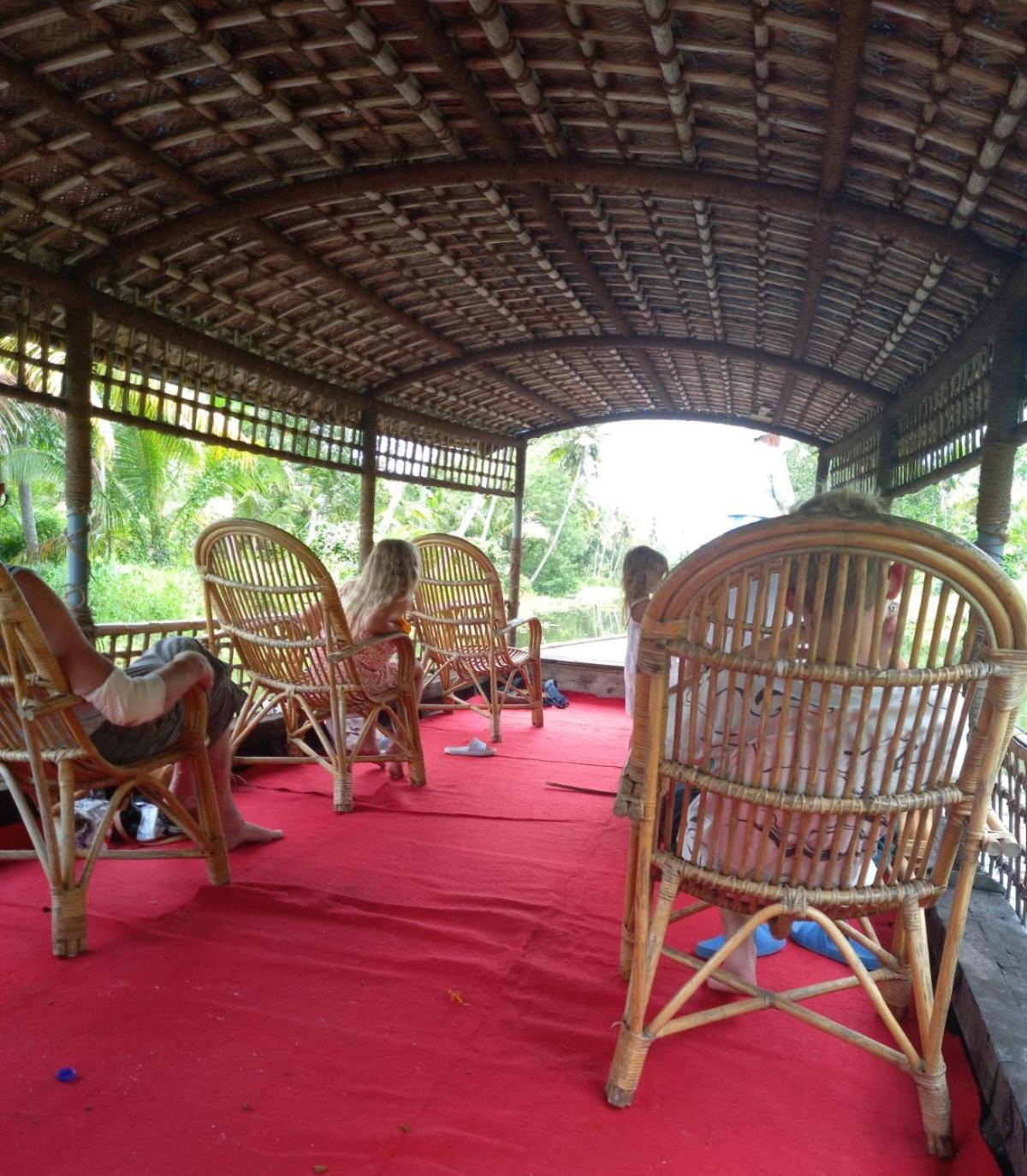 Raelyn'S Homestay Kochi Εξωτερικό φωτογραφία
